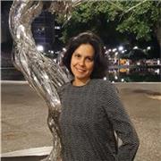 Profesora de Química imparte clase a alumnos de la ESO y bachillerato